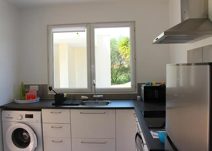 Semesterbostad Petite Maison, Cosy, Sur Les Collines Nicoises Nice